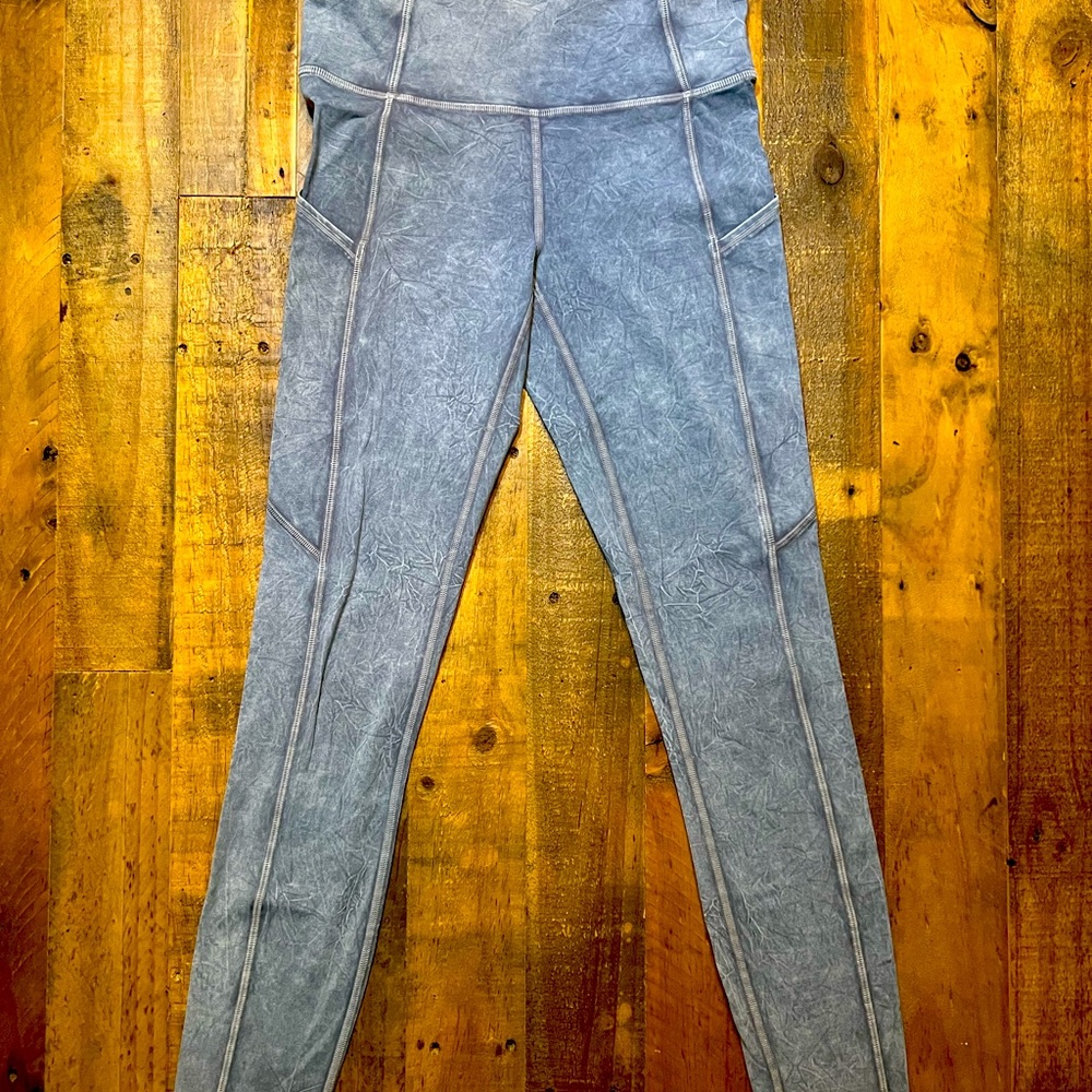 Lululemon Fast abs Free 25” leggings size 4